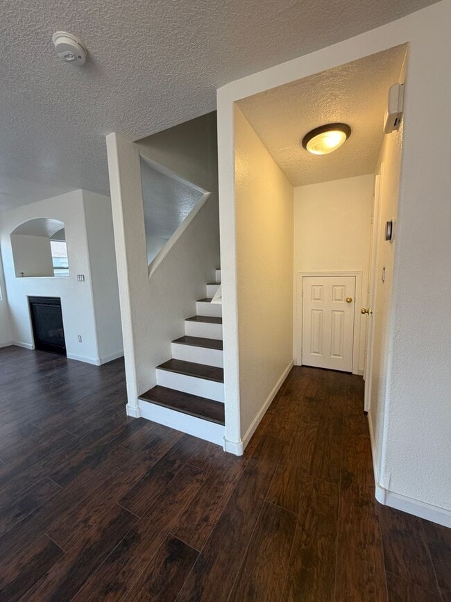 Building Photo - Chicoma Way 1832 NW