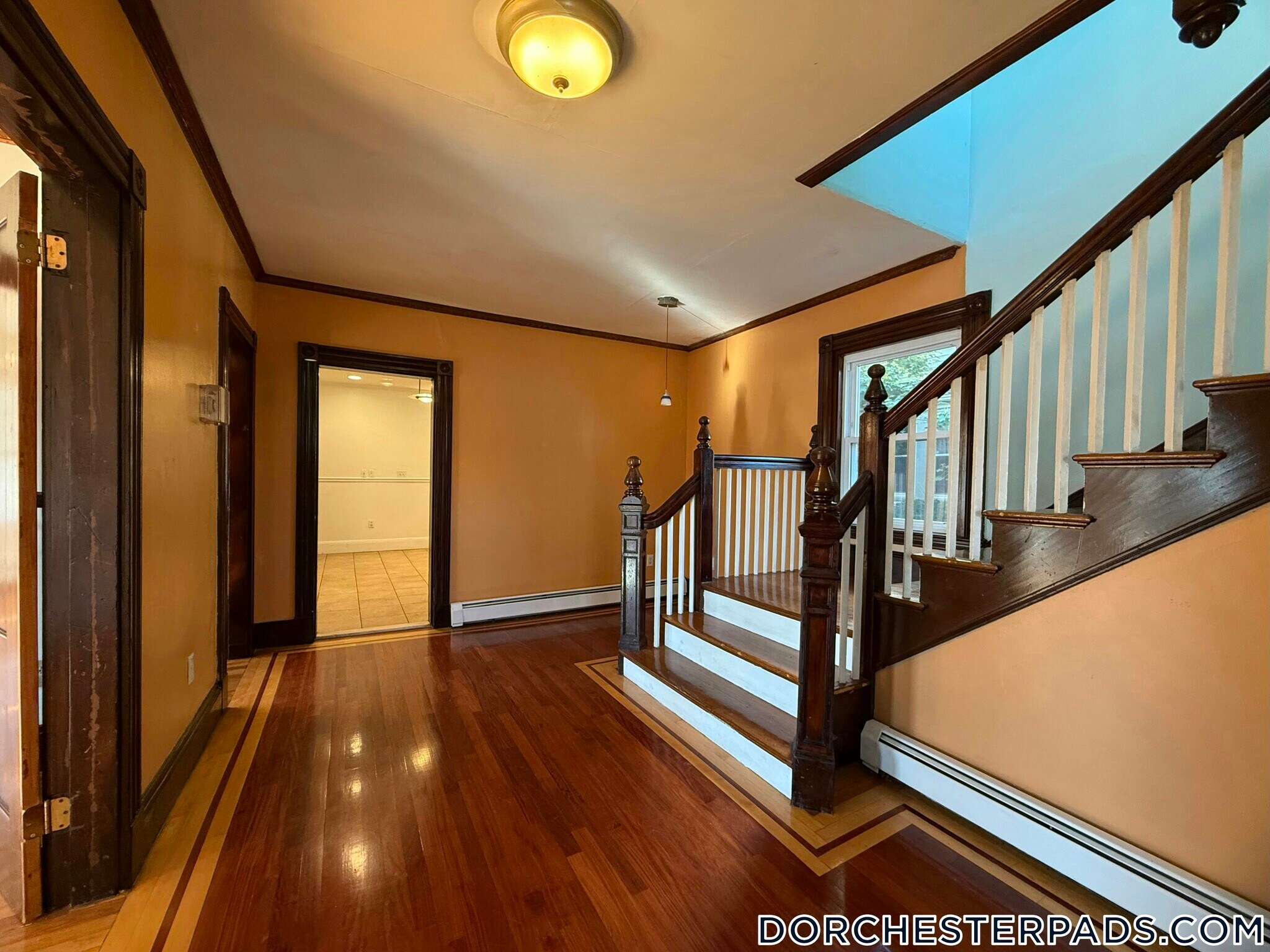 Building Photo - 547 Talbot Ave