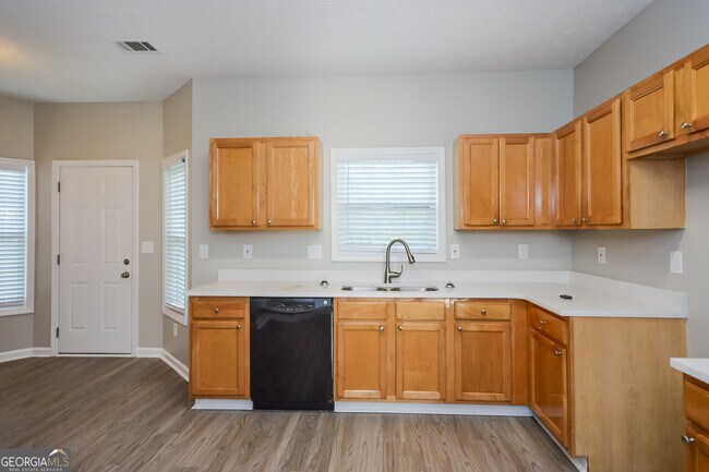 Building Photo - 5506 Walnut Ln