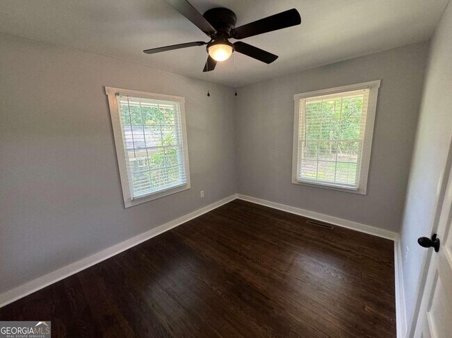 Building Photo - 285 Willow Run