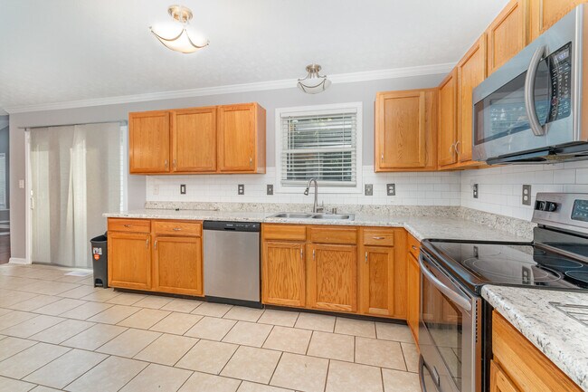Building Photo - 10116 Winding River Way