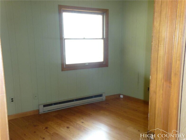 Bedroom 2 - 270 River Road 2
