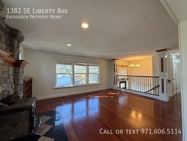 Building Photo - 1382 SE Liberty Ave