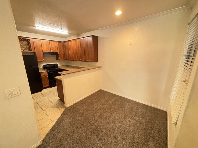 Building Photo - Gorgeous 1bed/1bath home nestled in a great area! MOVE IN SPECIAL $300 OFF First Months Rent!