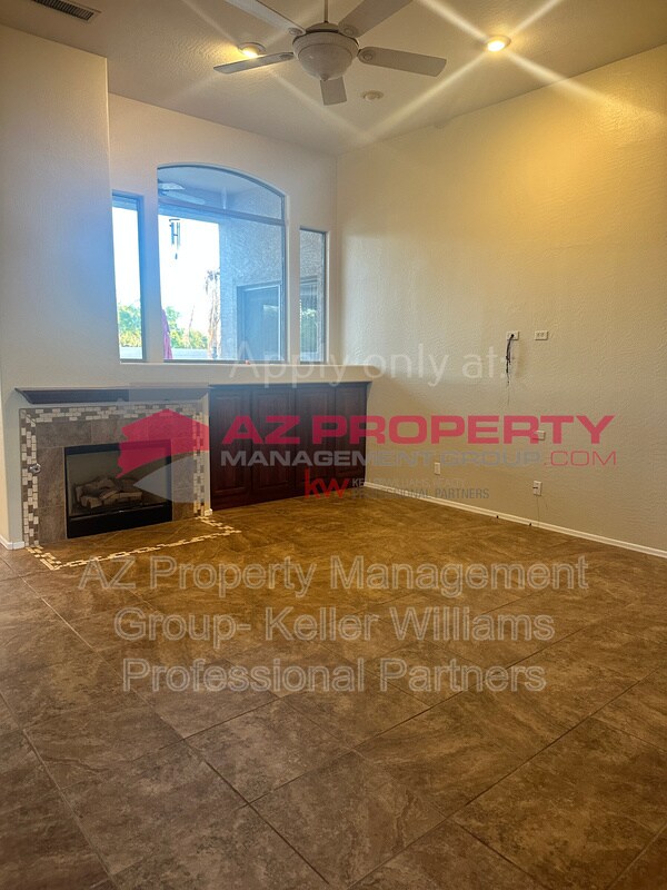 Building Photo - 16802 W Tonbridge St