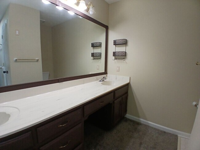 Building Photo - 4761 Habersham Way SE