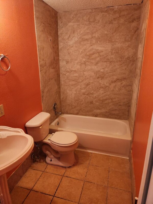 Building Photo - 4758 Francis Dr