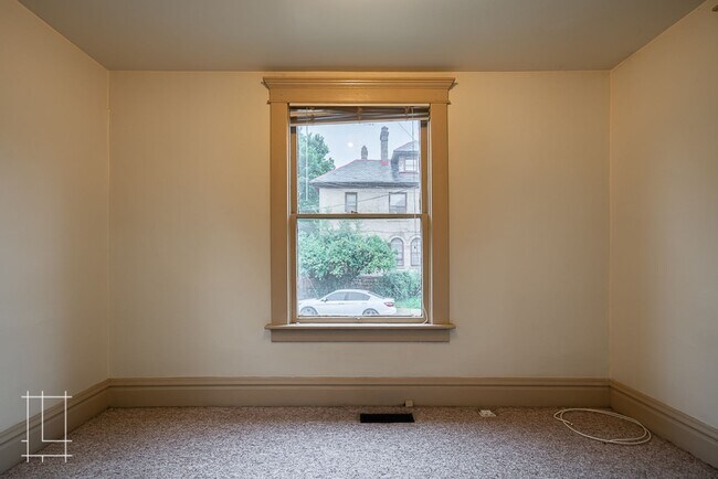 Building Photo - 836 Neil Ave