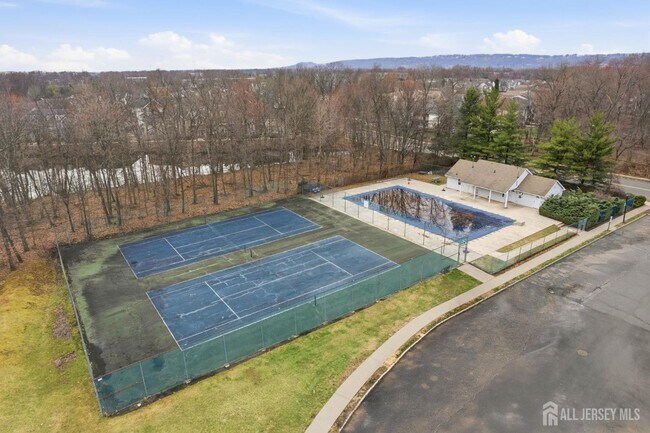 Building Photo - 116 Chariot Ct