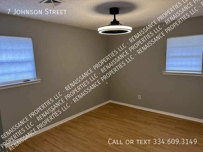 Building Photo - 7 Johnson St