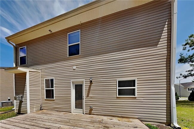 Building Photo - 56 Calm Waters Ave