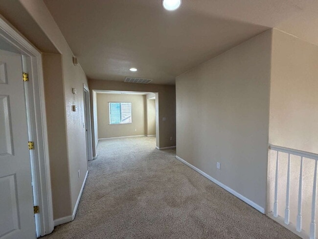 Building Photo - "Spacious 4-Bedroom Haven in Merced with 3 Full Baths & Elegant Granite Countertops!"