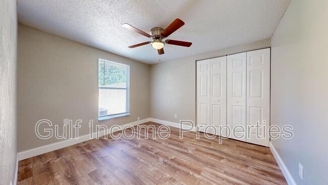 Building Photo - 2515 30th Ave Dr E