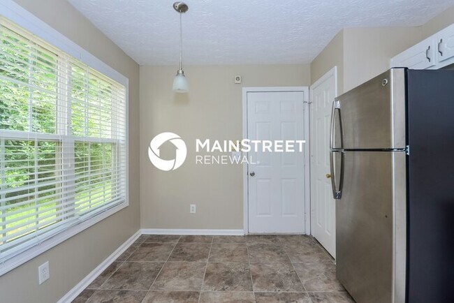 Building Photo - 4 Bedroom Pet-Friendly Home in Covington, GA with Main Street Renewal