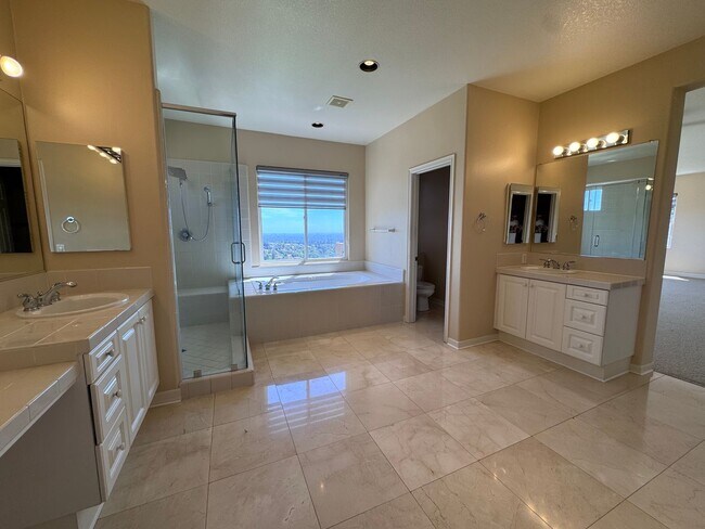 Building Photo - Stunning Home with Panoramic Views in Port...