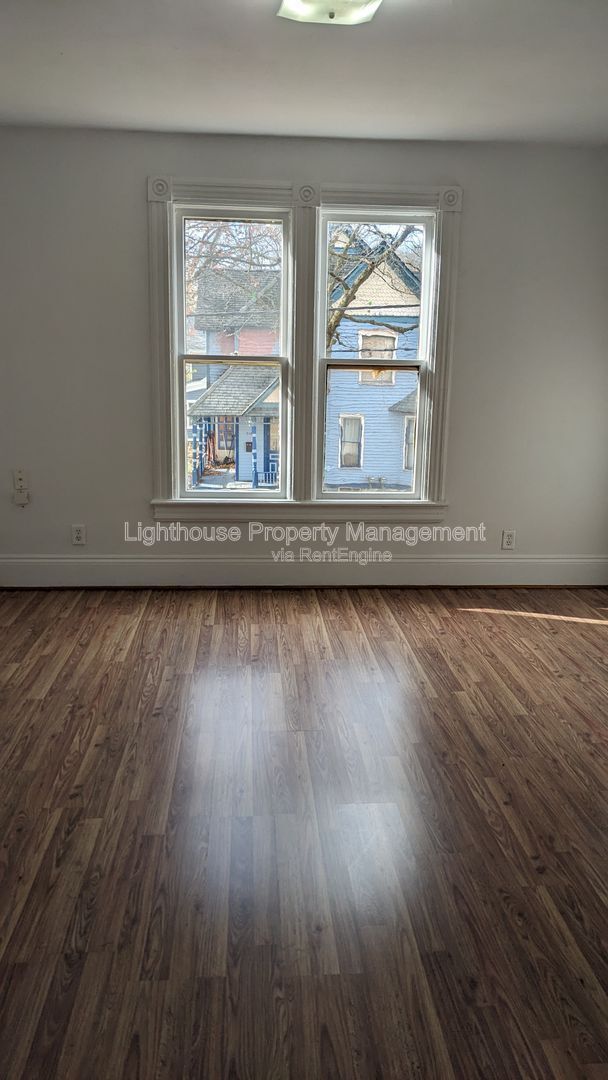 Building Photo - 511 Locust St