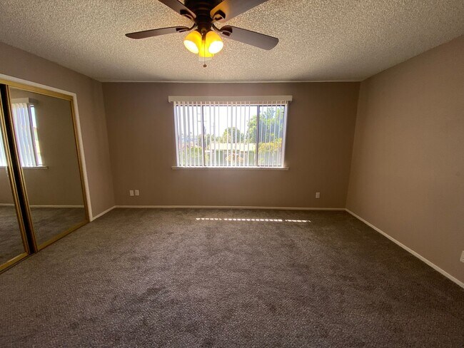Building Photo - Large Centrally Located Two Story Condo wi...