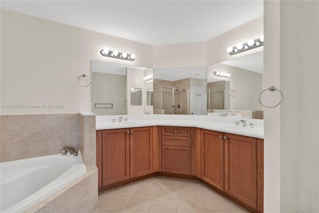 Building Photo - 8390 SW 72nd Ave