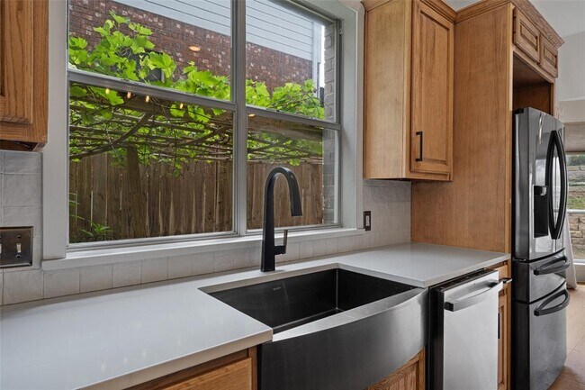 Building Photo - 12105 Portobella Dr