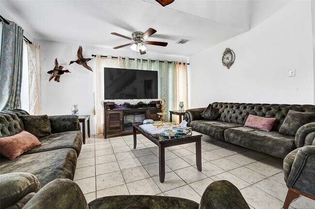 Building Photo - 13523 Pasa Robles Ln