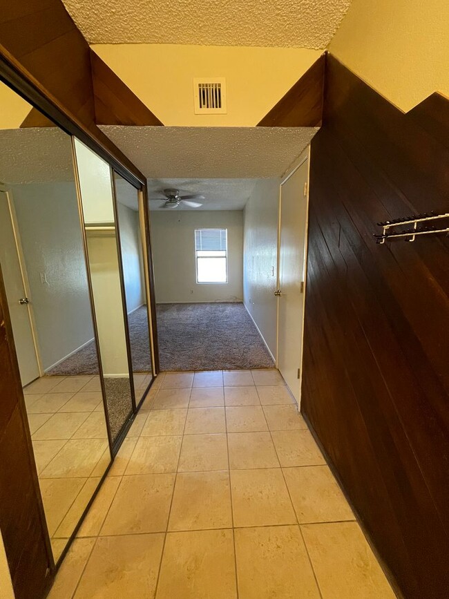 Building Photo - Gorgeous 2 Bedroom Condominium
