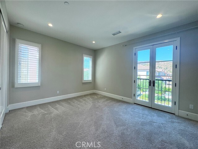 Building Photo - 110 Statura