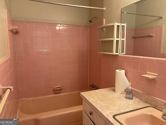 Building Photo - 3027 Collier Dr NW