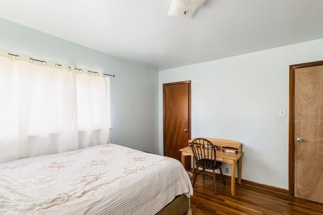 Building Photo - 711 Country Club Rd