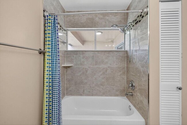 Building Photo - 3239 NW 44th St