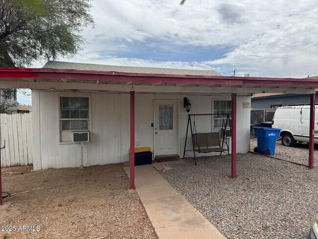 Building Photo - 1711 S 28th Dr