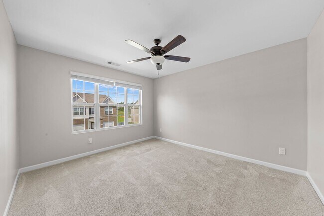 Building Photo - 155 Champions Ln