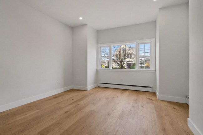 Building Photo - 1102 Central Ave