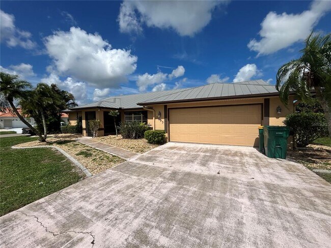 Building Photo - 2093 Rio De Janeiro Ave