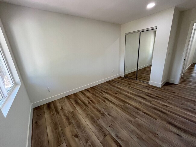 Building Photo - Large 6 bed 3 bath House on East Falls! Completely Renovated (2025)