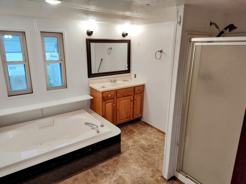 Building Photo - 31101 Greta Rd