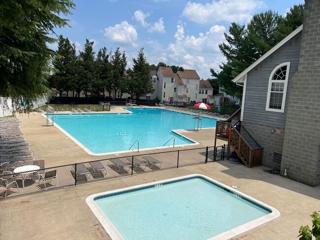 Building Photo - Gorgeous Updated Townhouse in the heart of...