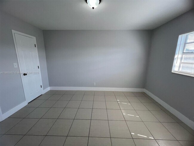Building Photo - 3071 NW 43rd St