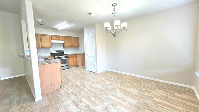 Building Photo - 7011 Biton Dr