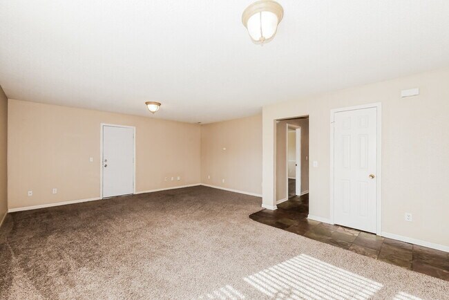 Building Photo - 720 Treyburn Lakes Way