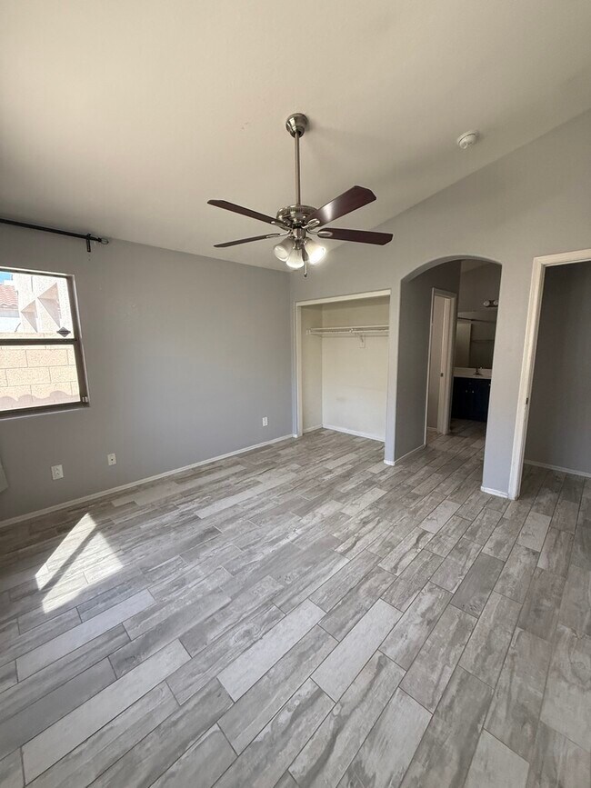 Building Photo - 3972 E Timberline Rd