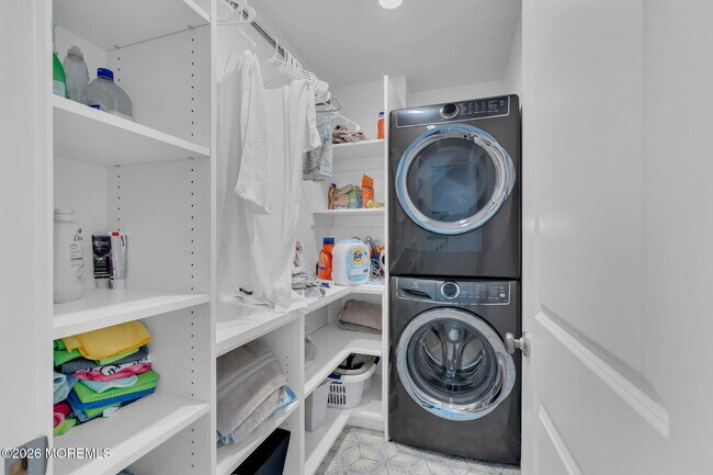 Building Photo - 112 Sylvania Ave