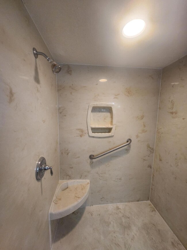 Building Photo - 7720 Ranchwood Dr NW