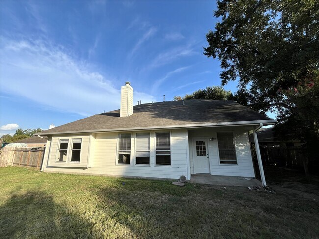 Building Photo - 3847 Landon Park Dr