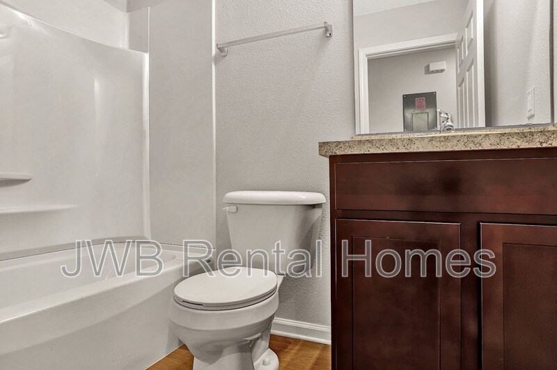 Building Photo - 1328 8th St W