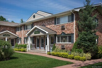 Building Photo - 20 Westgate Dr