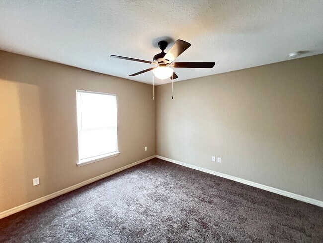 Building Photo - Beautiful 3 Bedroom, 2 Bathroom Home in Ocala!!