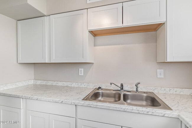 Building Photo - 7144 N 66th Dr