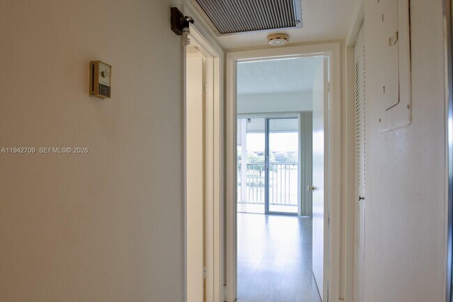 Building Photo - 13250 SW 4th Ct