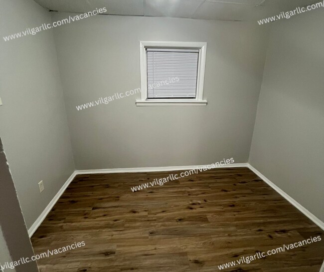 Building Photo - 3808 Parrish Ave