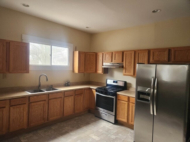 Kitchen - 622 2nd Ave